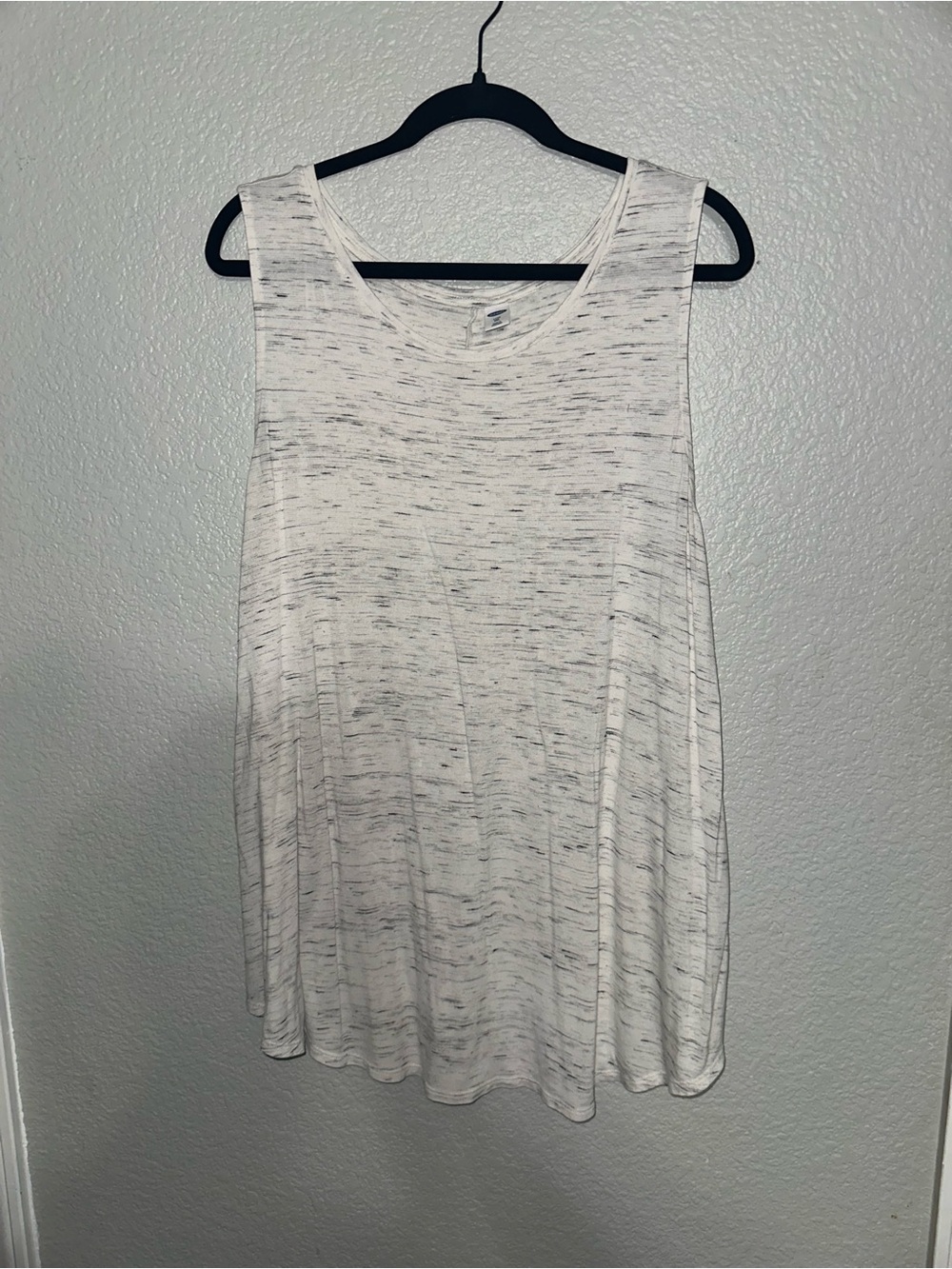Old Navy Heathered Cream and Gray Swing Tank